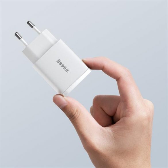 Încărcător rapid Baseus Compact USB tip C / USB 20 W 3 A Putere de livrare Quick Charge 3.0 alb (CCXJ-B02)