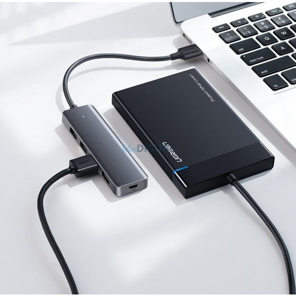 Ugreen USB Type C HUB - 4x USB 3.2 Gen 1 cu port de alimentare USB-C gri (CM219 70336)