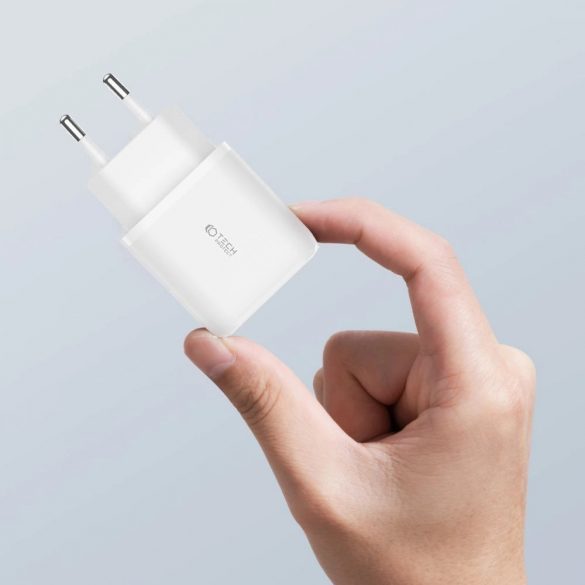 Tech-Protect C20W USB-C PD 20W / USB-A QC 3.0 încărcător de rețea cu cablu USB-C / Lightning - alb