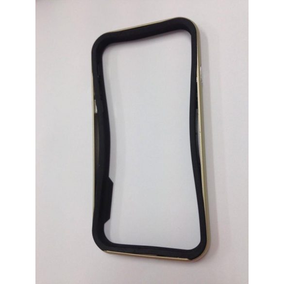 Husă bară de protecție aurie pentru iPhone 6 6S (4,7")